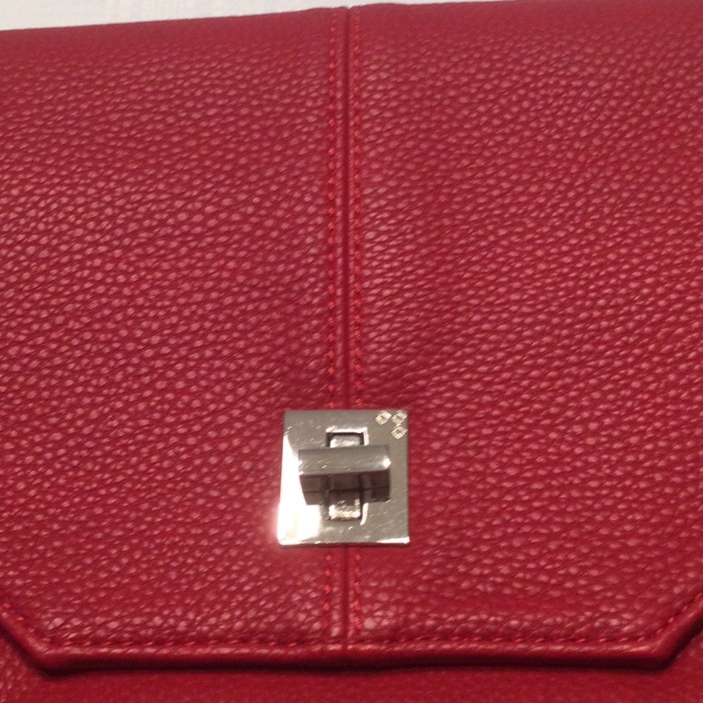 Jewell by thirty-one Red Faux Leather Crossbody - Picture 2 of 7